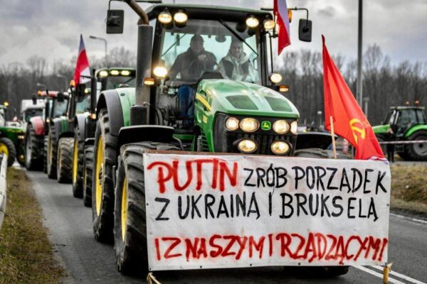 “Aiuto Putin, ristabilisci l’ordine in Ucraina, a Bruxelles e in Polonia”, l’appello dagli agricoltori polacchi in rivolta